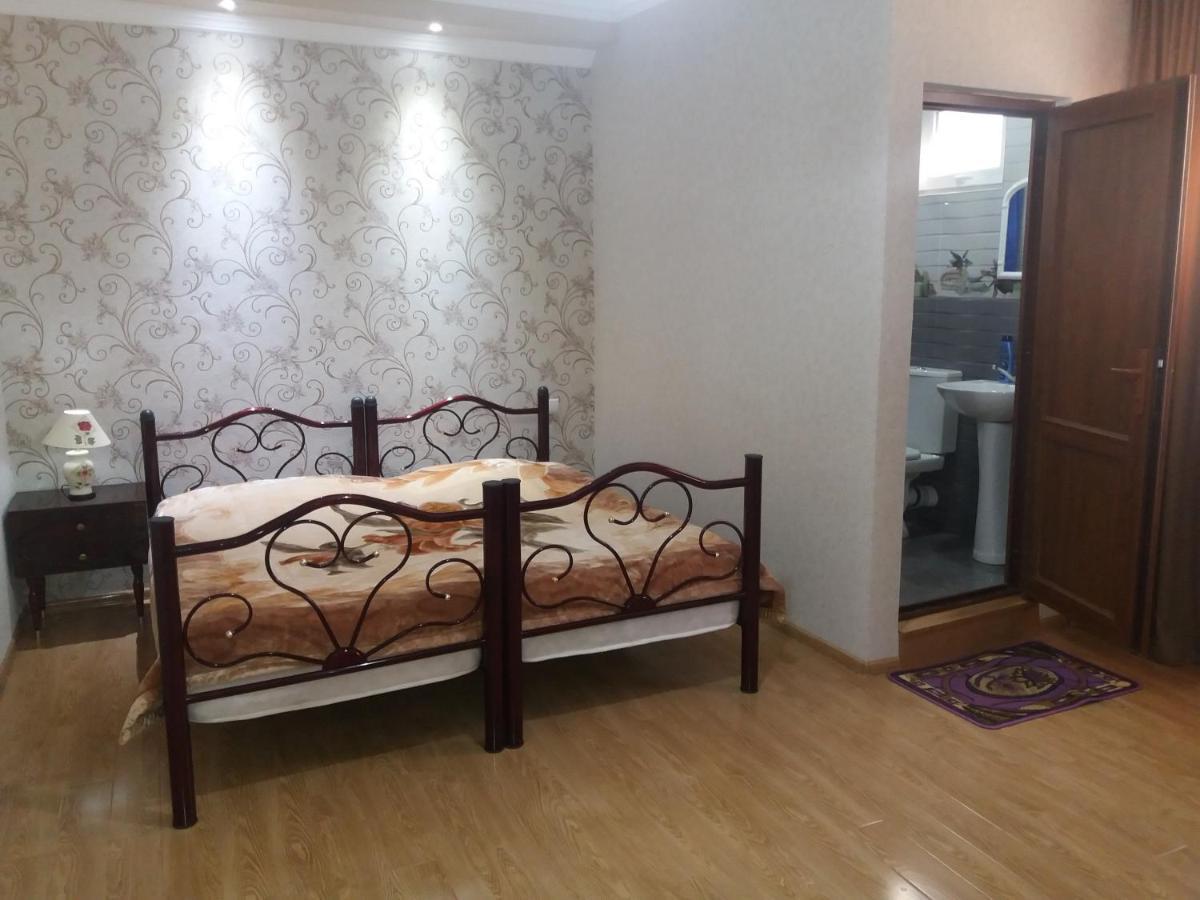 Guest House Darejani Kutaisi Esterno foto