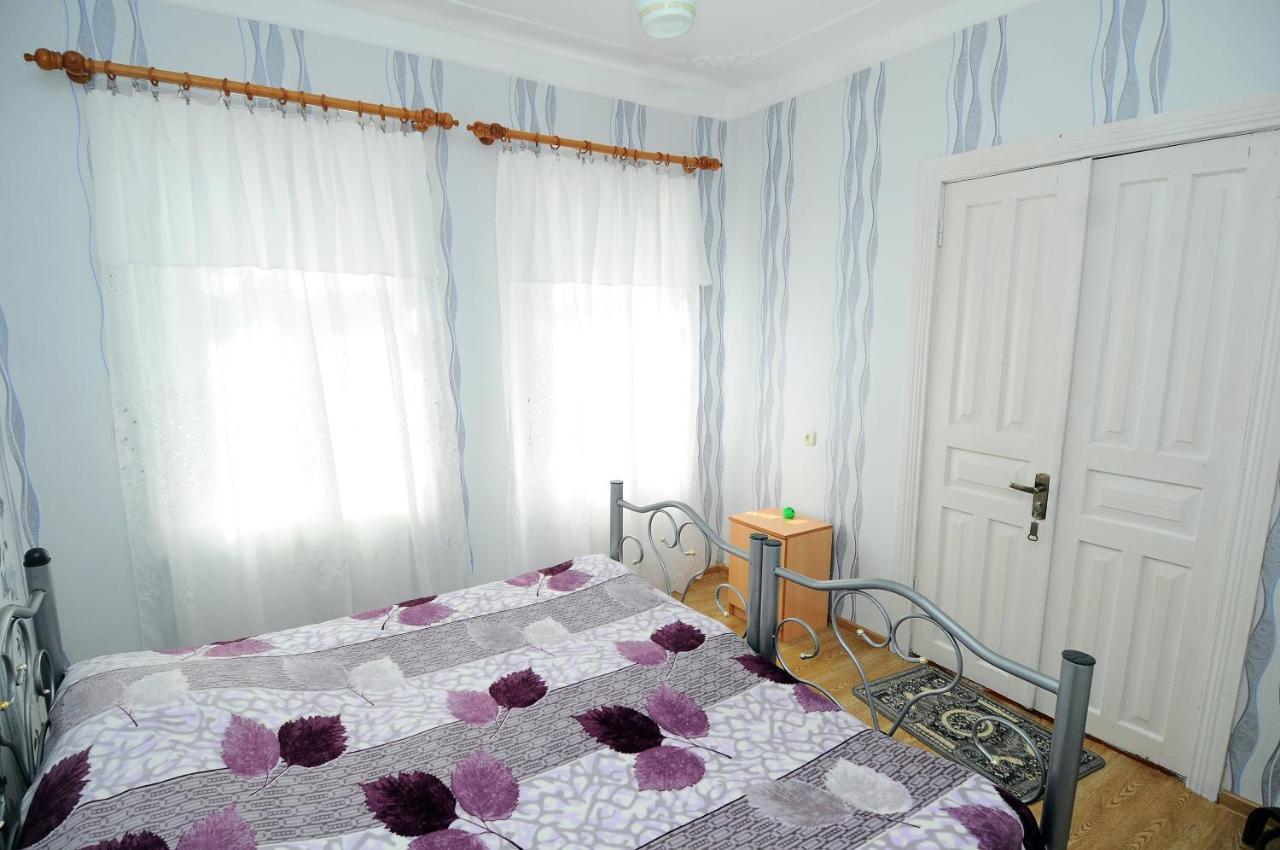 Guest House Darejani Kutaisi Esterno foto