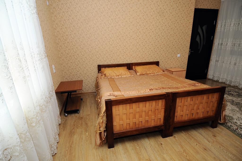 Guest House Darejani Kutaisi Esterno foto